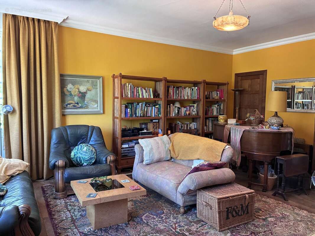 Grande maison de village, maison d'amis, piscine et terrain ! - photo 6