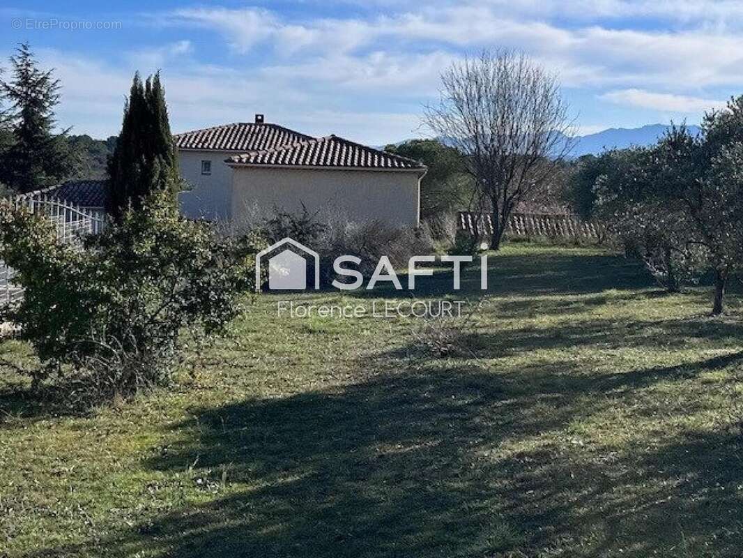 Maison 186 m² à Saint-Maximin-La-Sainte-Baume  - photo 5