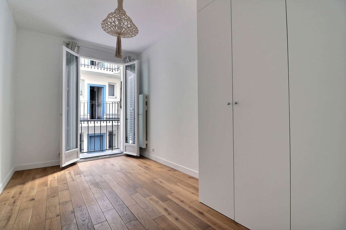 Appartement à PARIS-14E