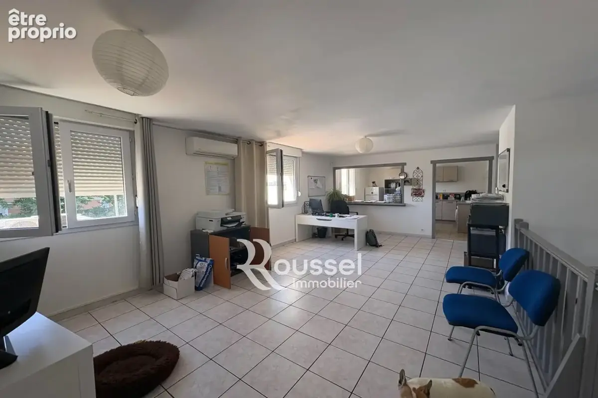 Commerce 375 m² à vendre à Poussan (34560) - photo 3
