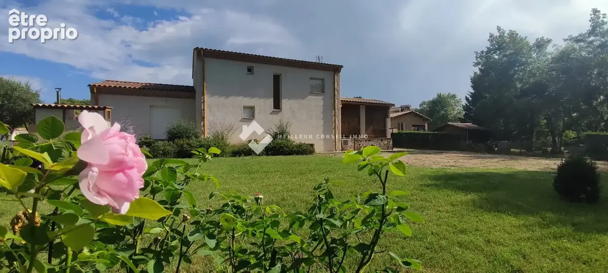Maison à LA TOUR-SUR-ORB