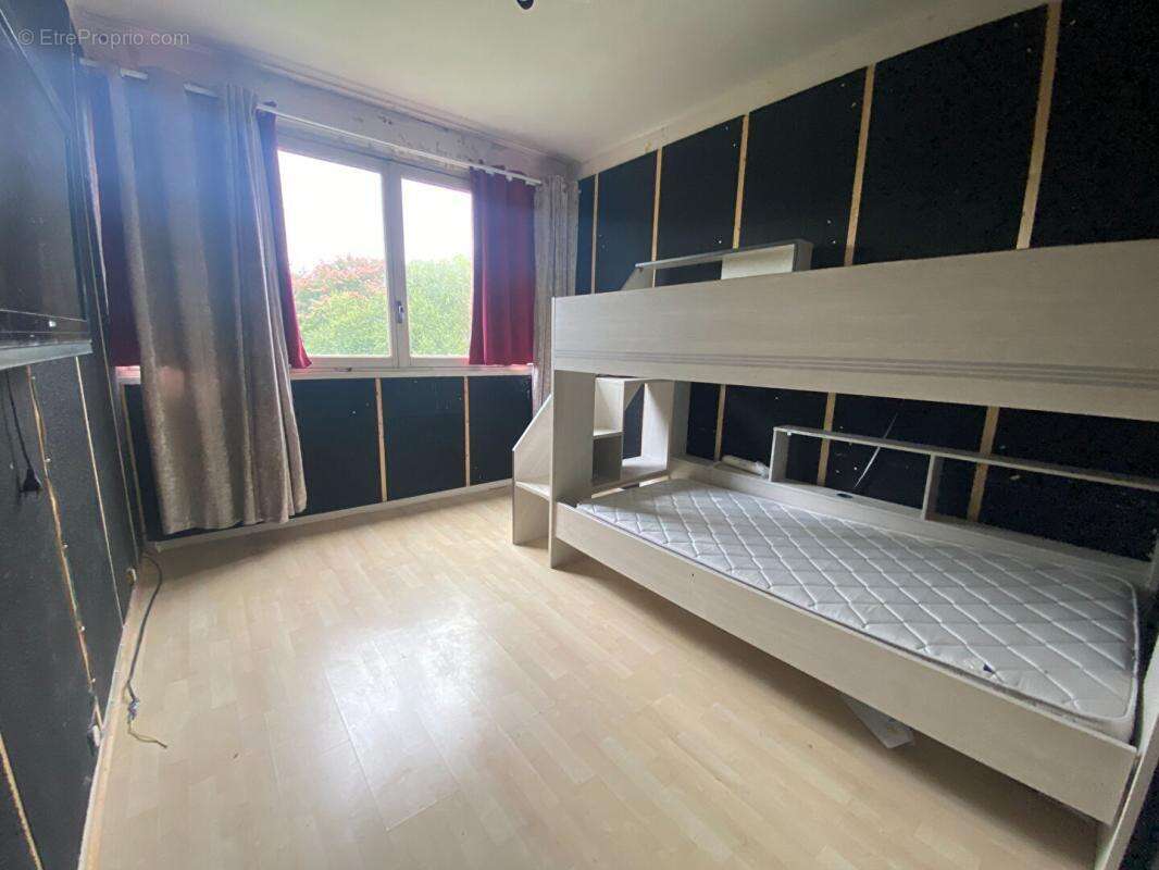 Appartement à FONTENAY-LE-FLEURY