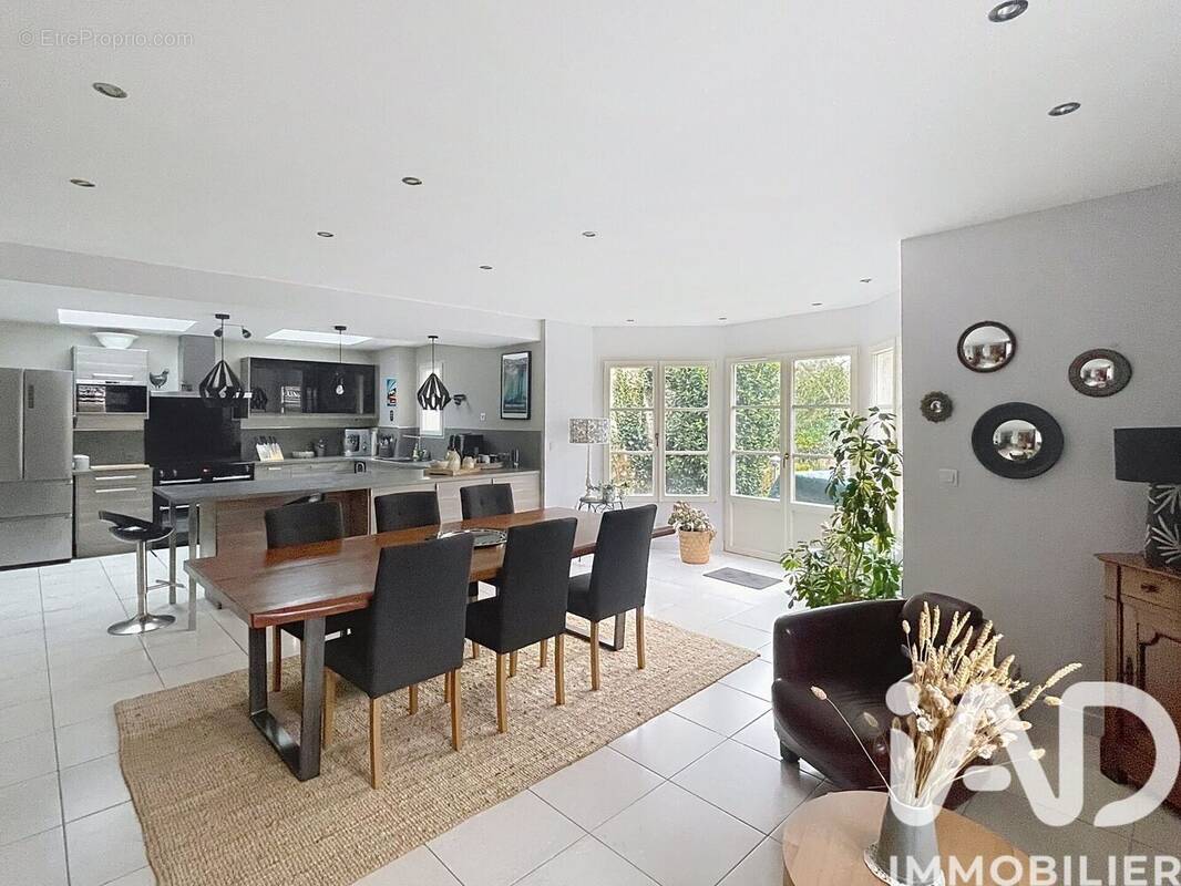 Photo 1 - Maison à DANNEMOIS