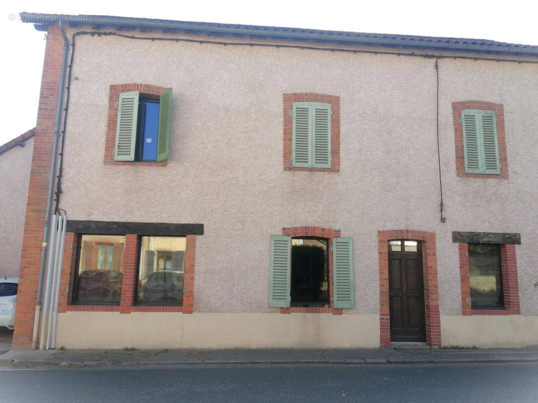 Maison à SAIL-LES-BAINS