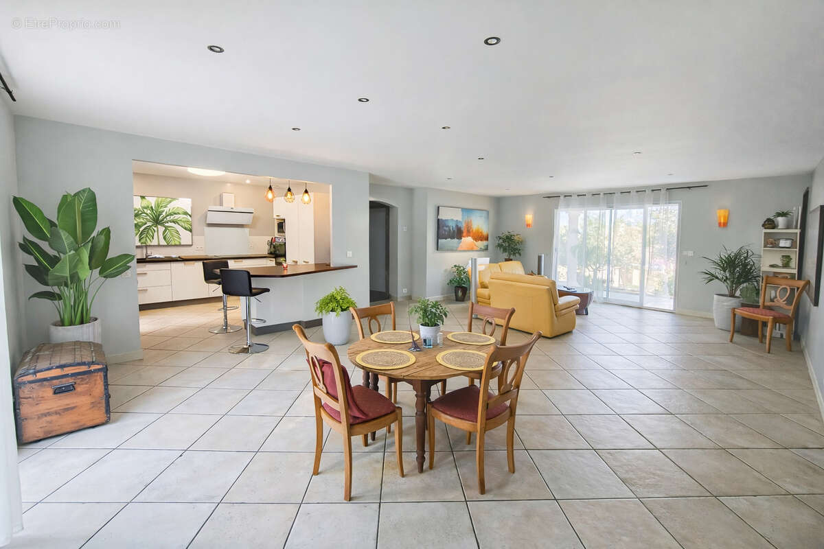 Maison à SAINT-MAURICE-L'EXIL