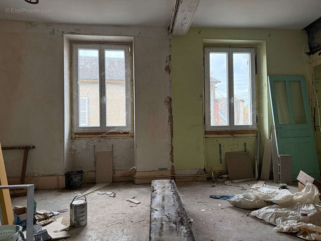 Appartement à MOULINS-ENGILBERT