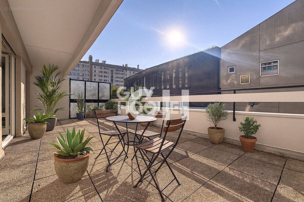 Appartement à PARIS-20E