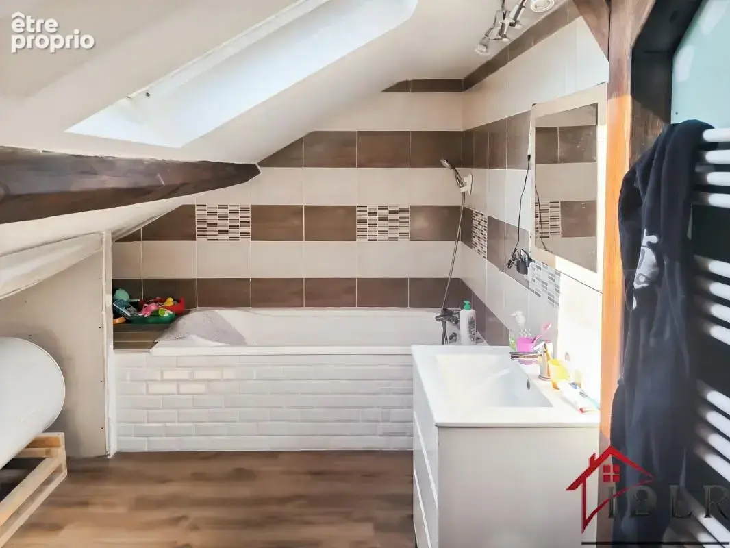 Maison de caractère rénovée avec grand terrain arboré   150 - photo 9