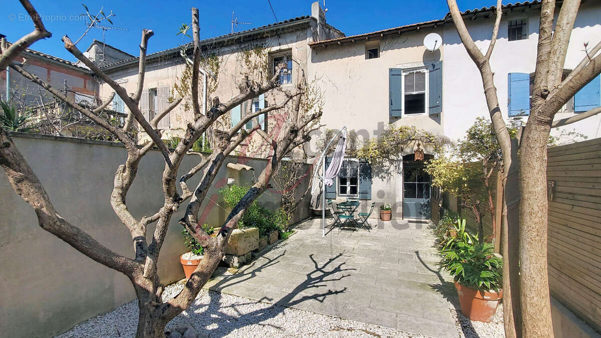 Maison à MAILLANE