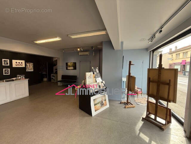 Commerce à PORTES-LES-VALENCE