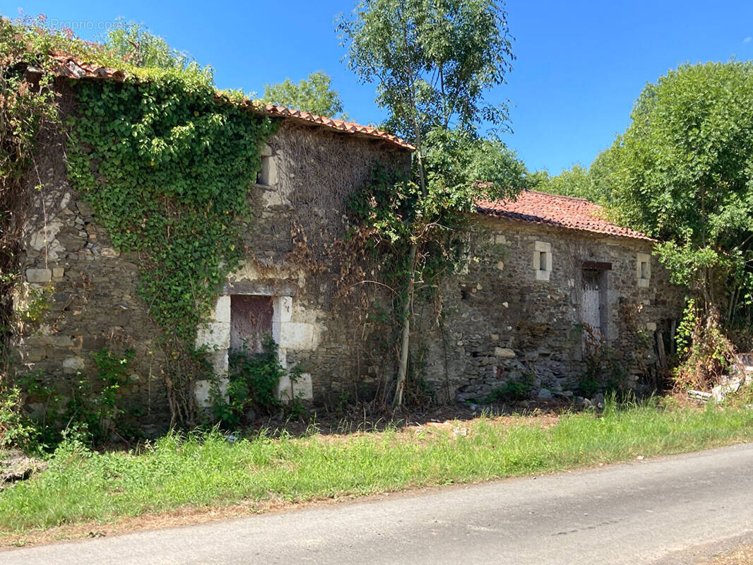 Maison à LE BUSSEAU