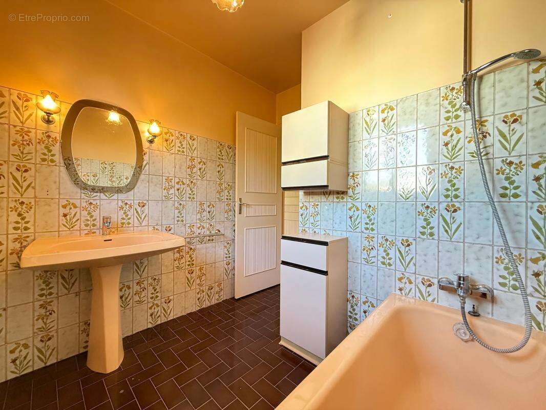 Maison à VAUX-SUR-MER