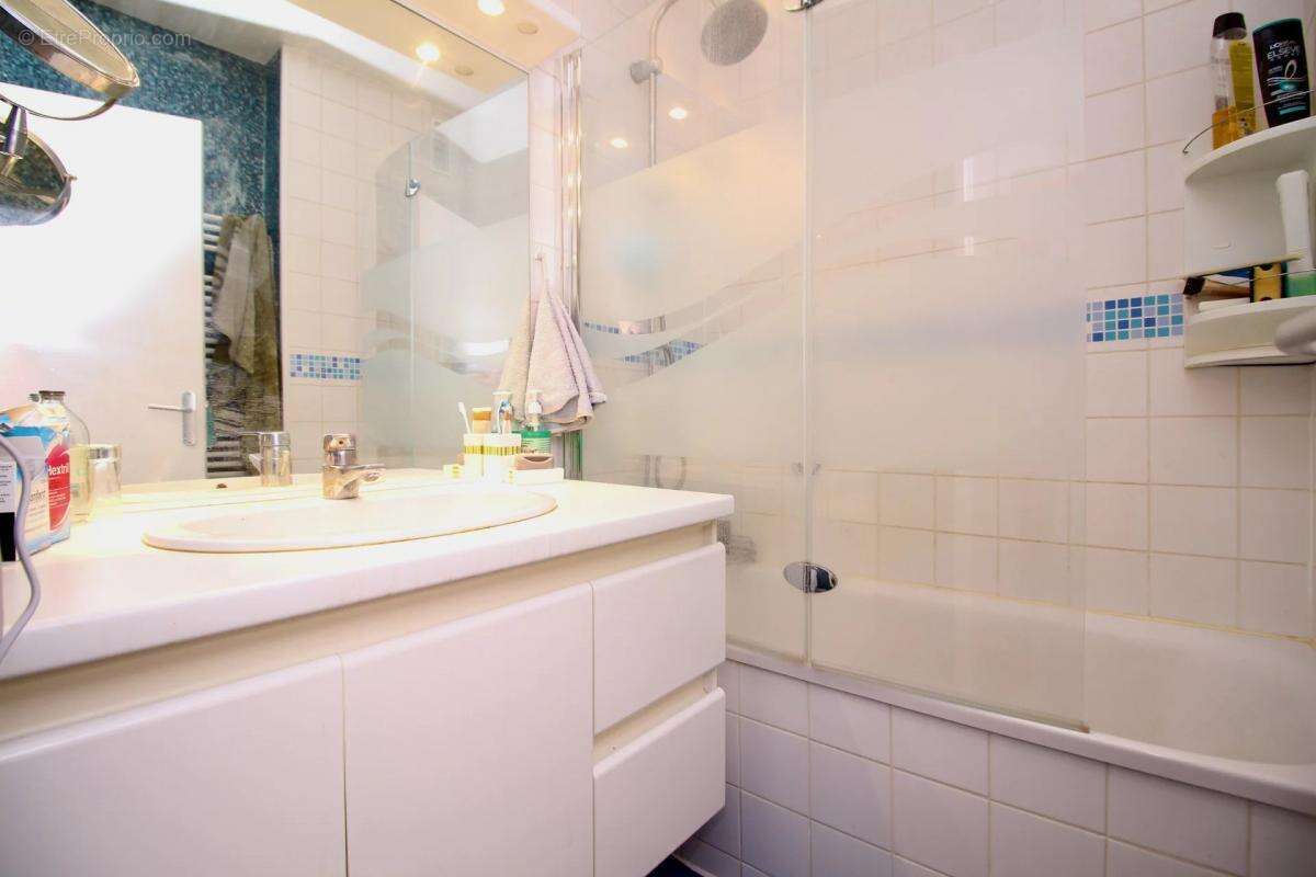 Appartement à NEAUPHLE-LE-CHATEAU