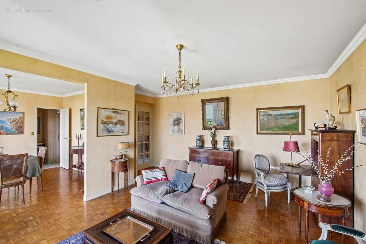 Appartement à SAINT-MAUR-DES-FOSSES