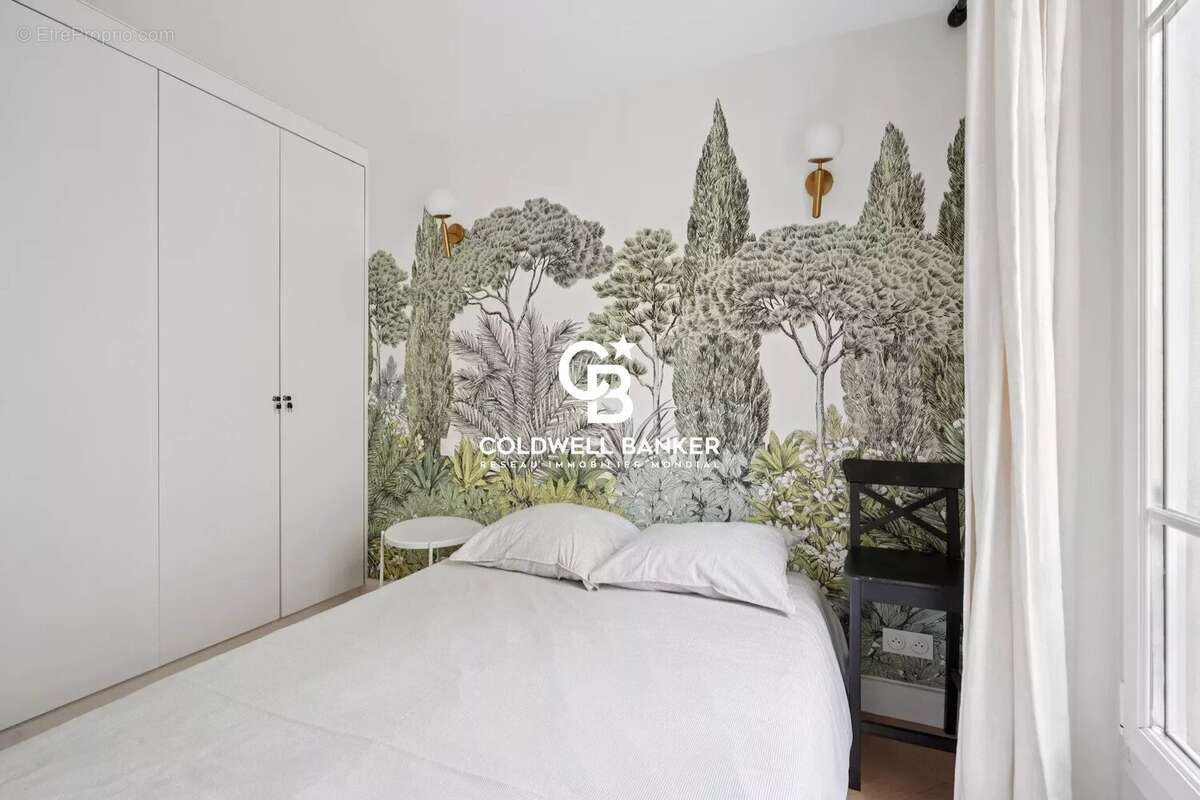 Appartement à PARIS-7E