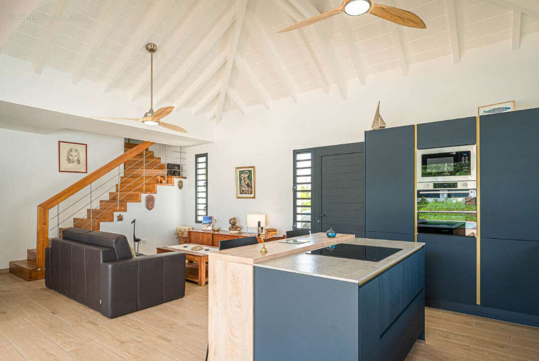 Villa d'architecte   port-louis  94 m2  piscine  meublée - photo 8