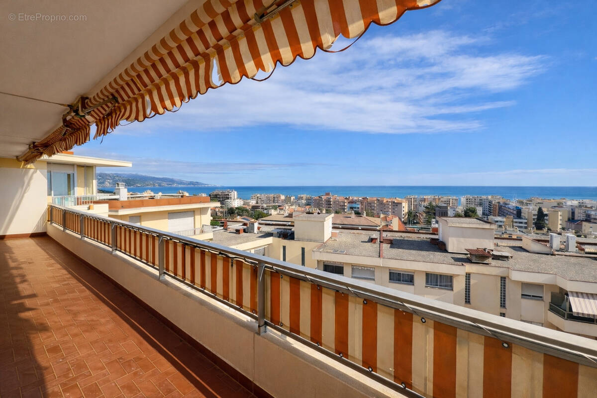 Appartement à ROQUEBRUNE-CAP-MARTIN