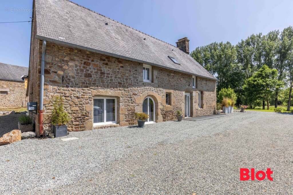 Maison à LA BAZOUGE-DU-DESERT