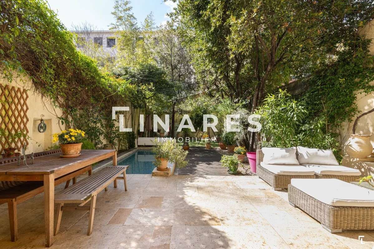 Appartement à MARSEILLE-8E