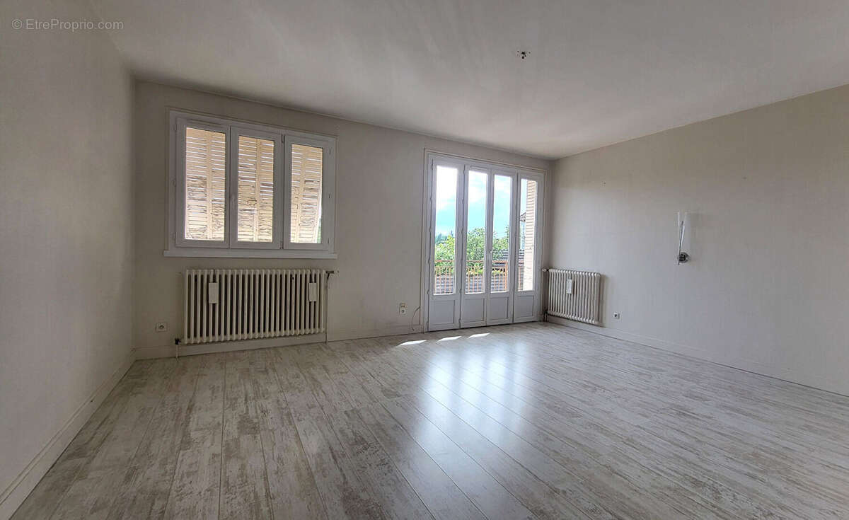 Appartement à LONS-LE-SAUNIER