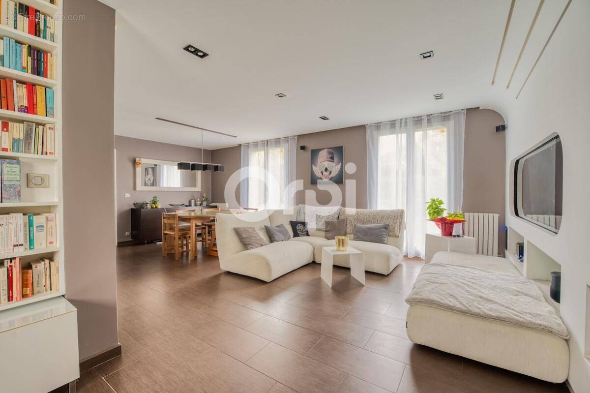 Maison à BUSSY-SAINT-GEORGES