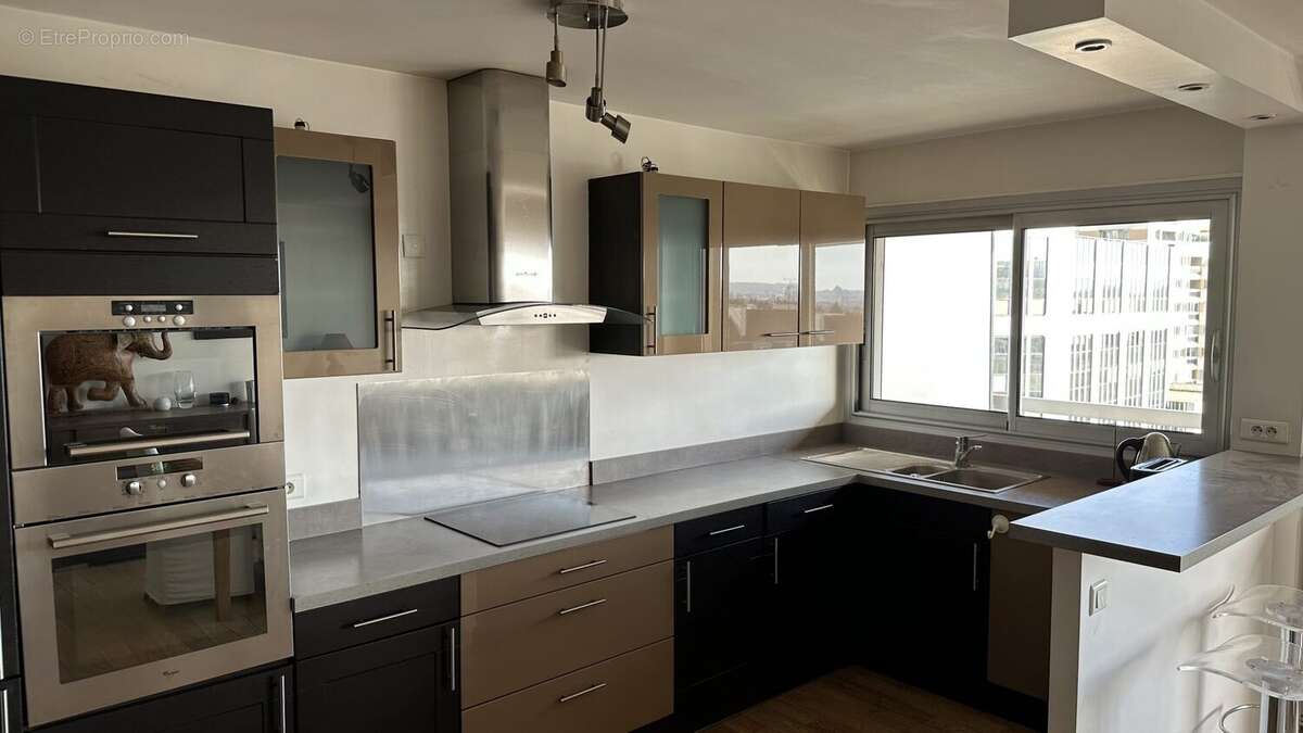 Appartement à SURESNES