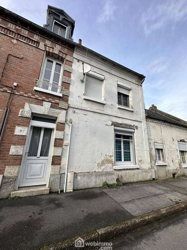 Appartement situé au 1er étage d'une surface habitable de 87 m² - Appartement à CREPY