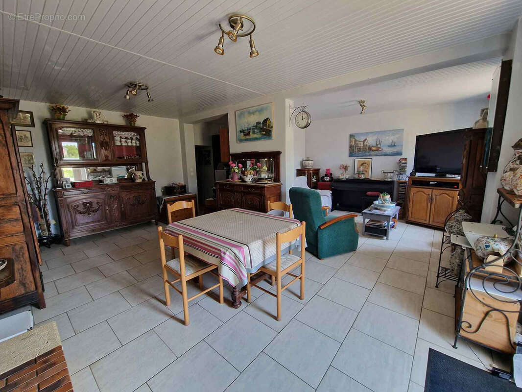 Ancienne ferme avec dépendances sur terrain de 1.2 hectare - photo 14