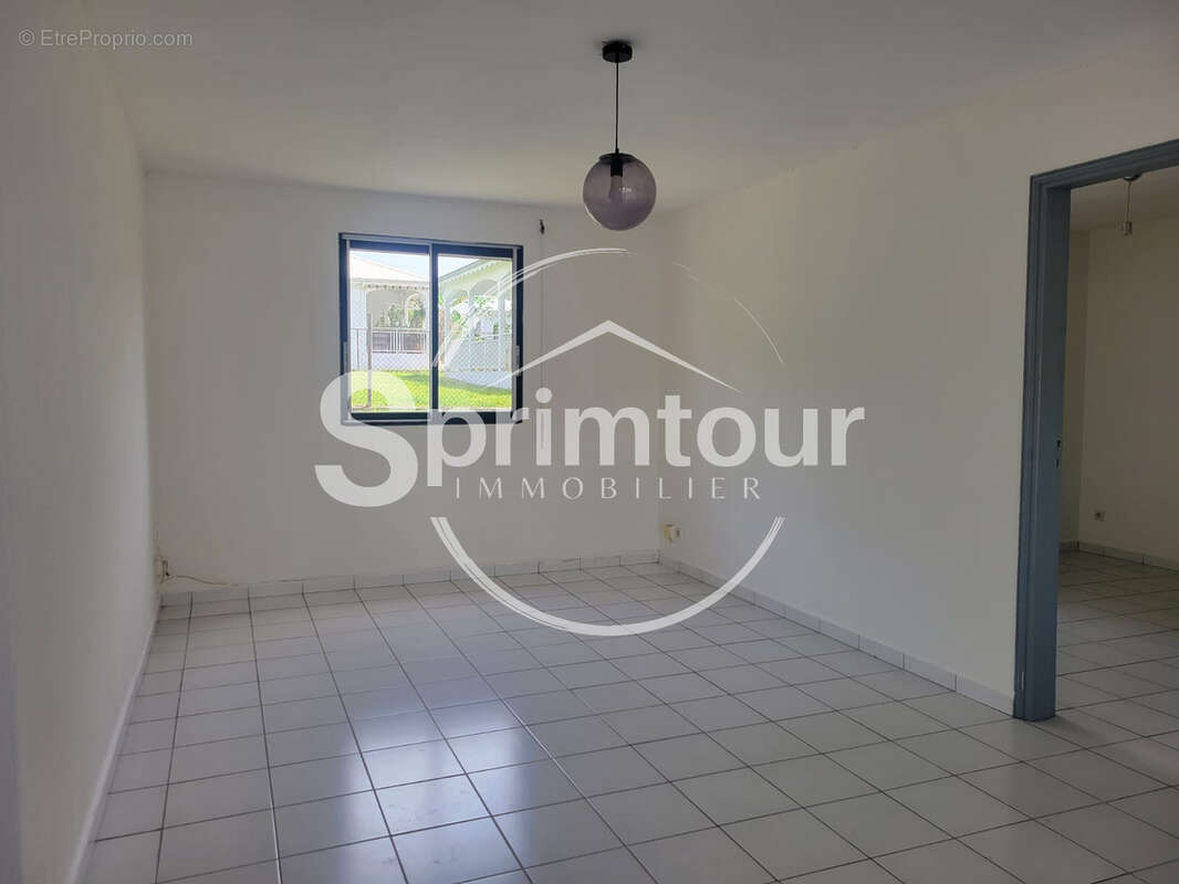 Appartement à BAIE-MAHAULT