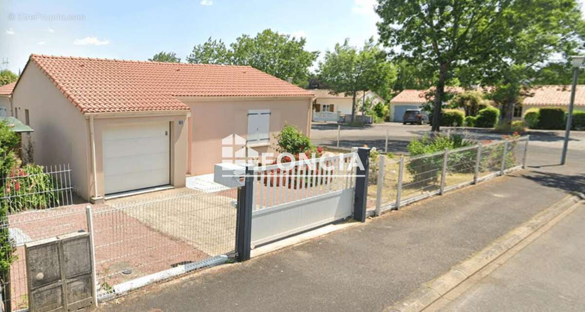 LE PELLERIN / CHÊNE VERT : maison T4 de plain-pied de 102 m2 avec 3 chambres, terrasse, garage et jardin sur parcelle de 525 m2, - photo 14
