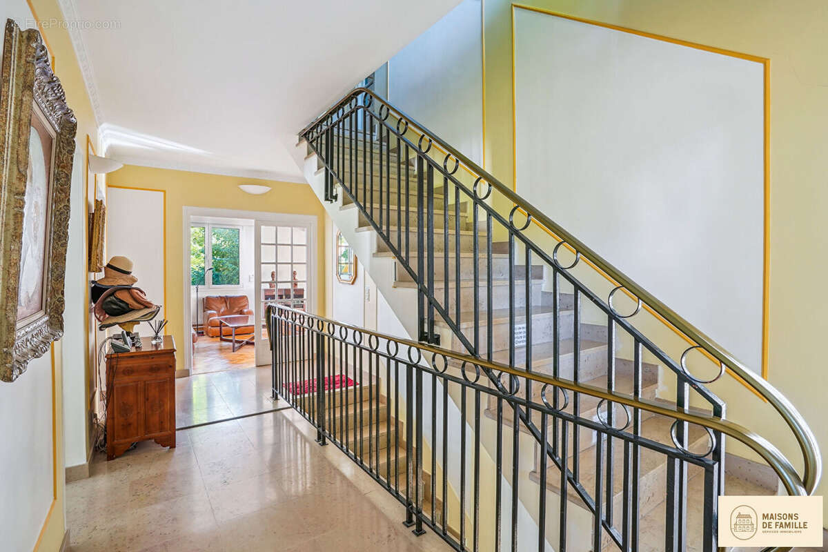 Maison à LA CELLE-SAINT-CLOUD