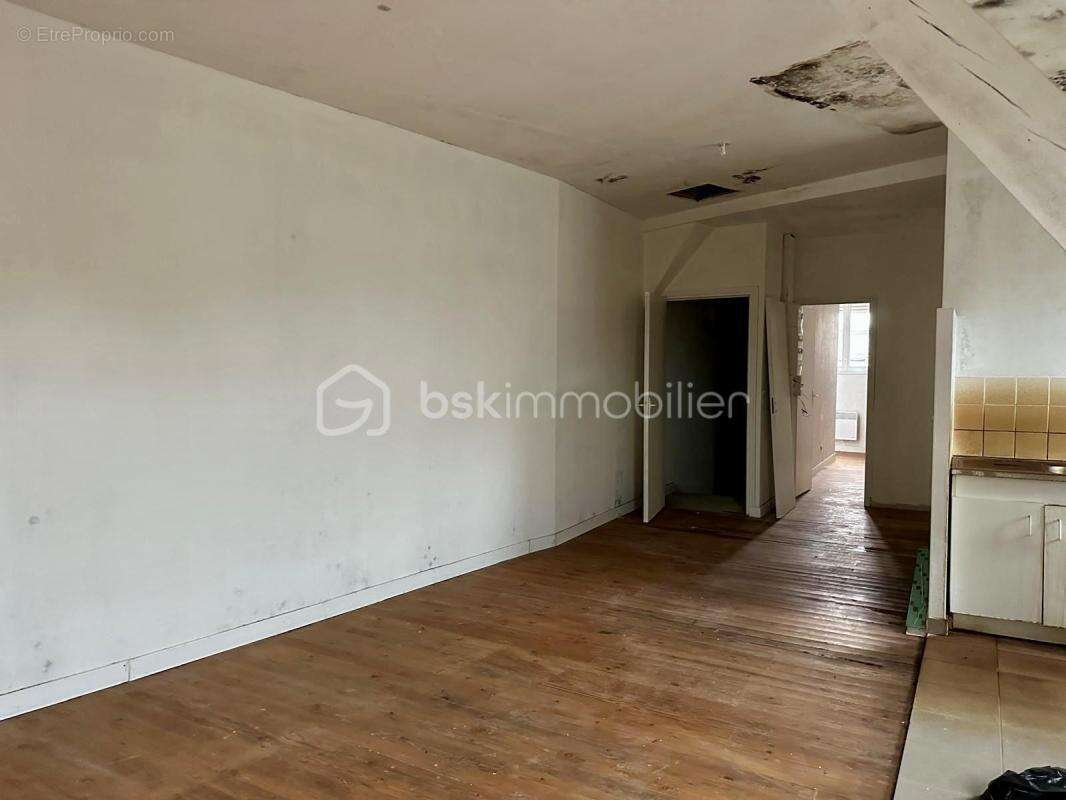 Appartement à BRUYERES-ET-MONTBERAULT