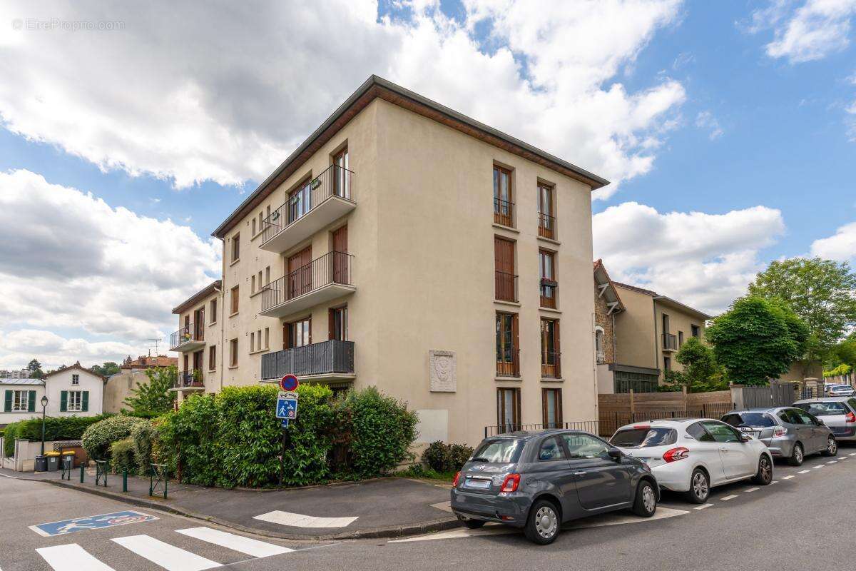 Appartement à VILLE-D'AVRAY