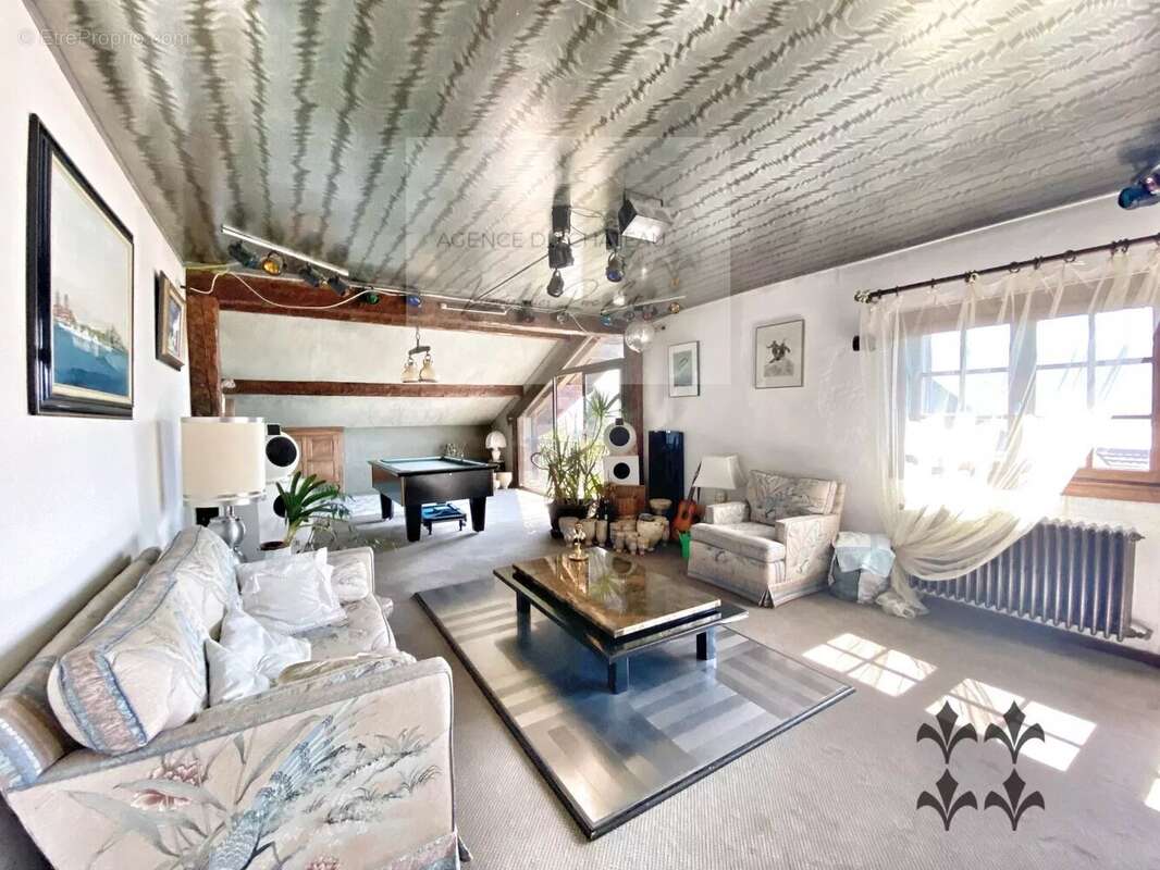 Maison à VEYRIER-DU-LAC