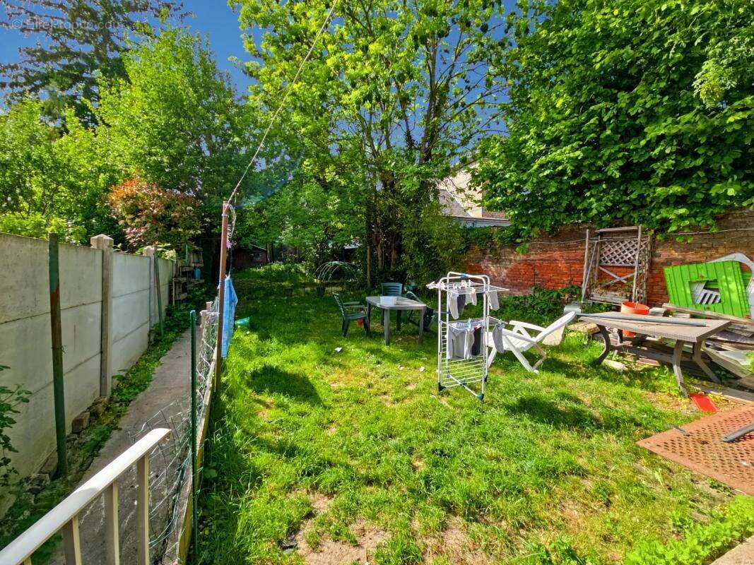 Maison à QUIEVRECHAIN