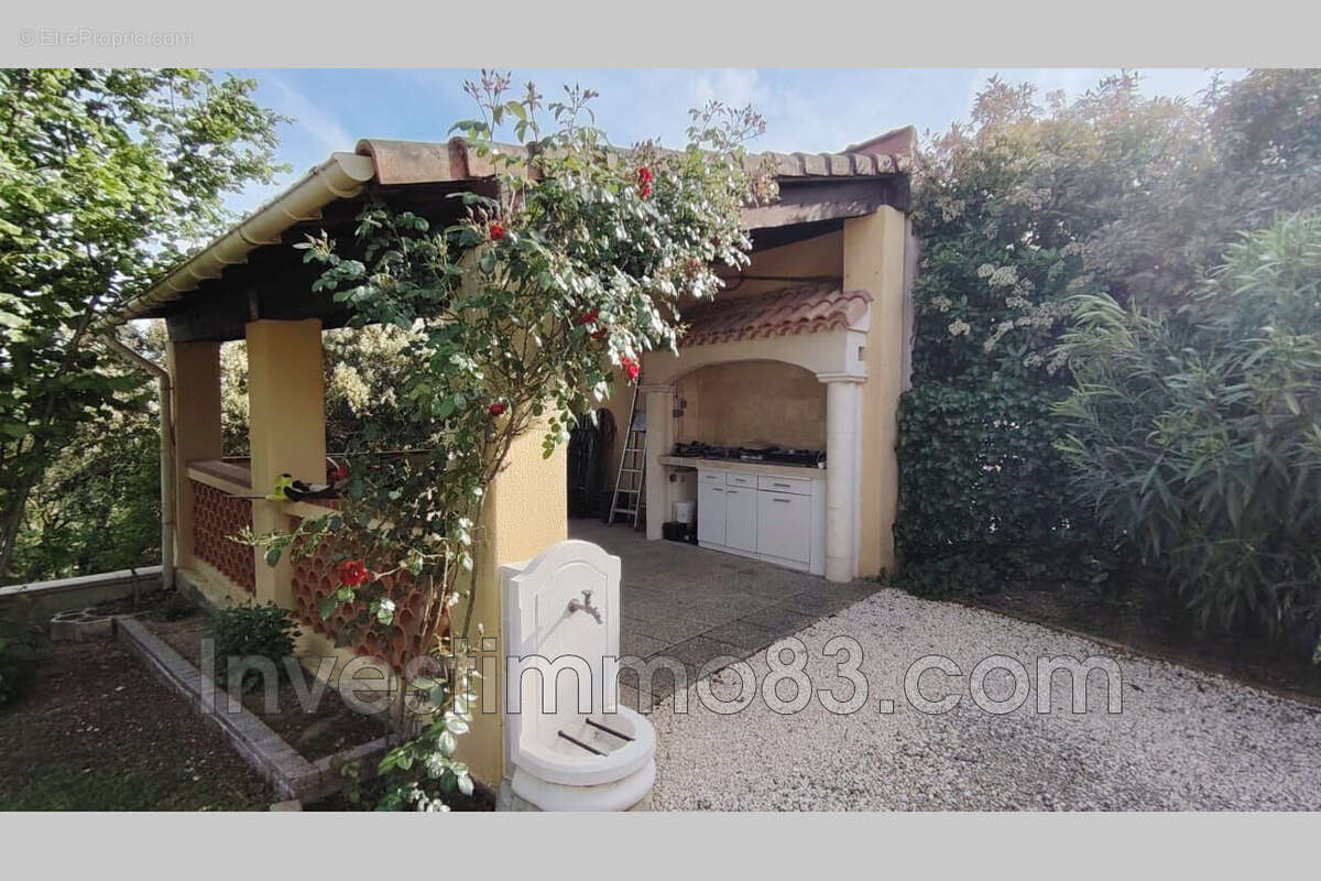 Maison à SAINTE-ANASTASIE-SUR-ISSOLE