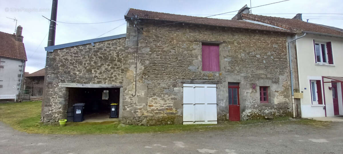 Maison à AZAT-CHATENET