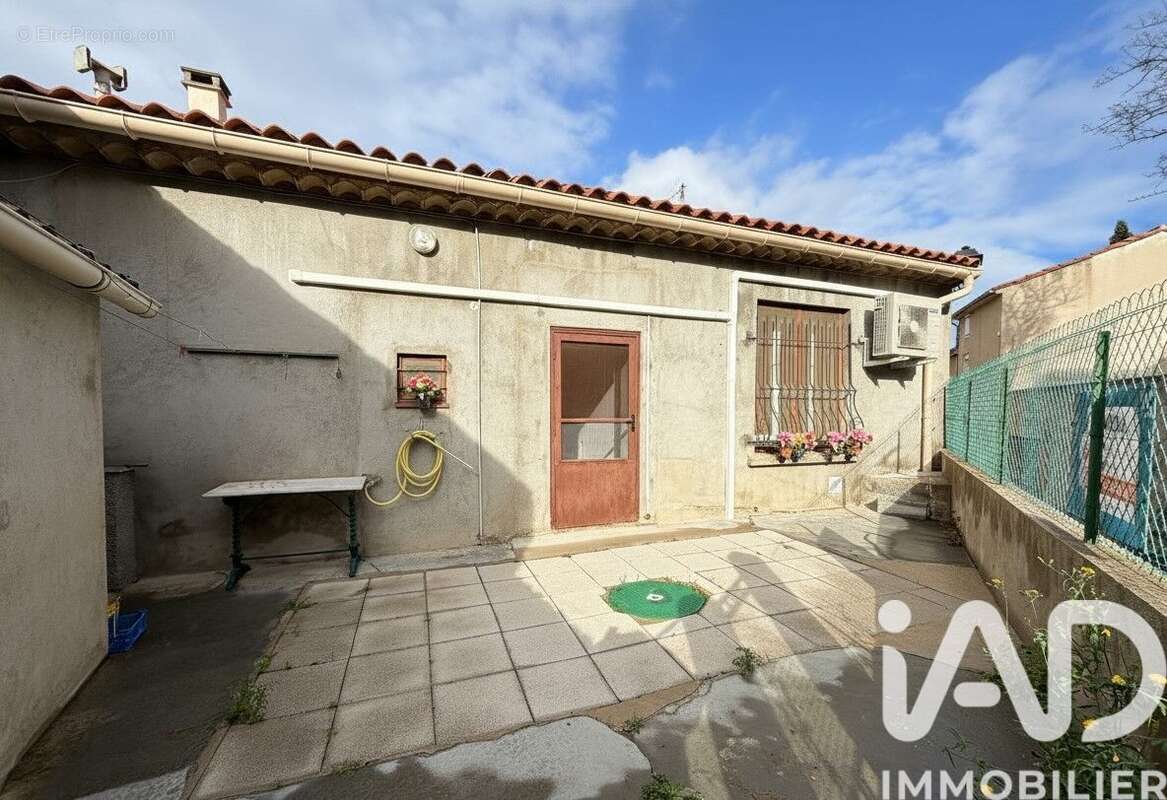 Photo 2 - Maison à ROQUEFORT-DES-CORBIERES