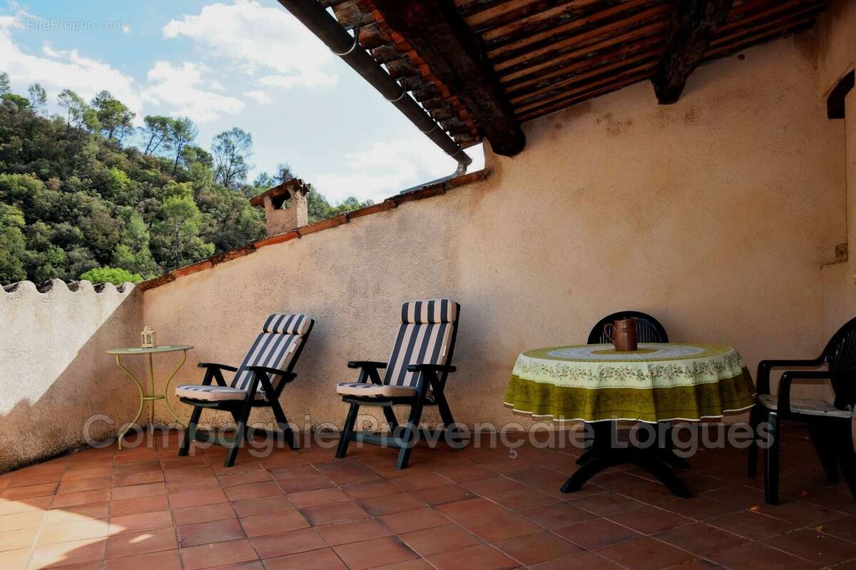 Maison à ENTRECASTEAUX