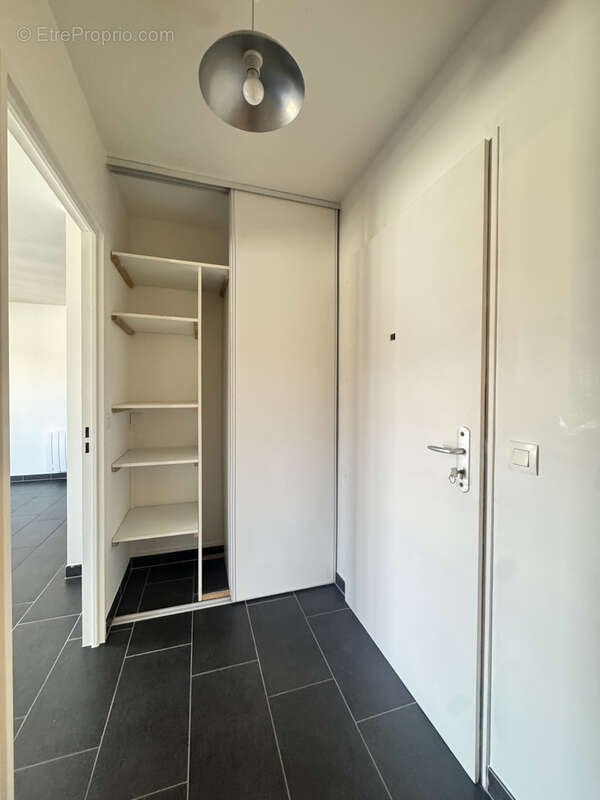 Appartement à VAUJOURS