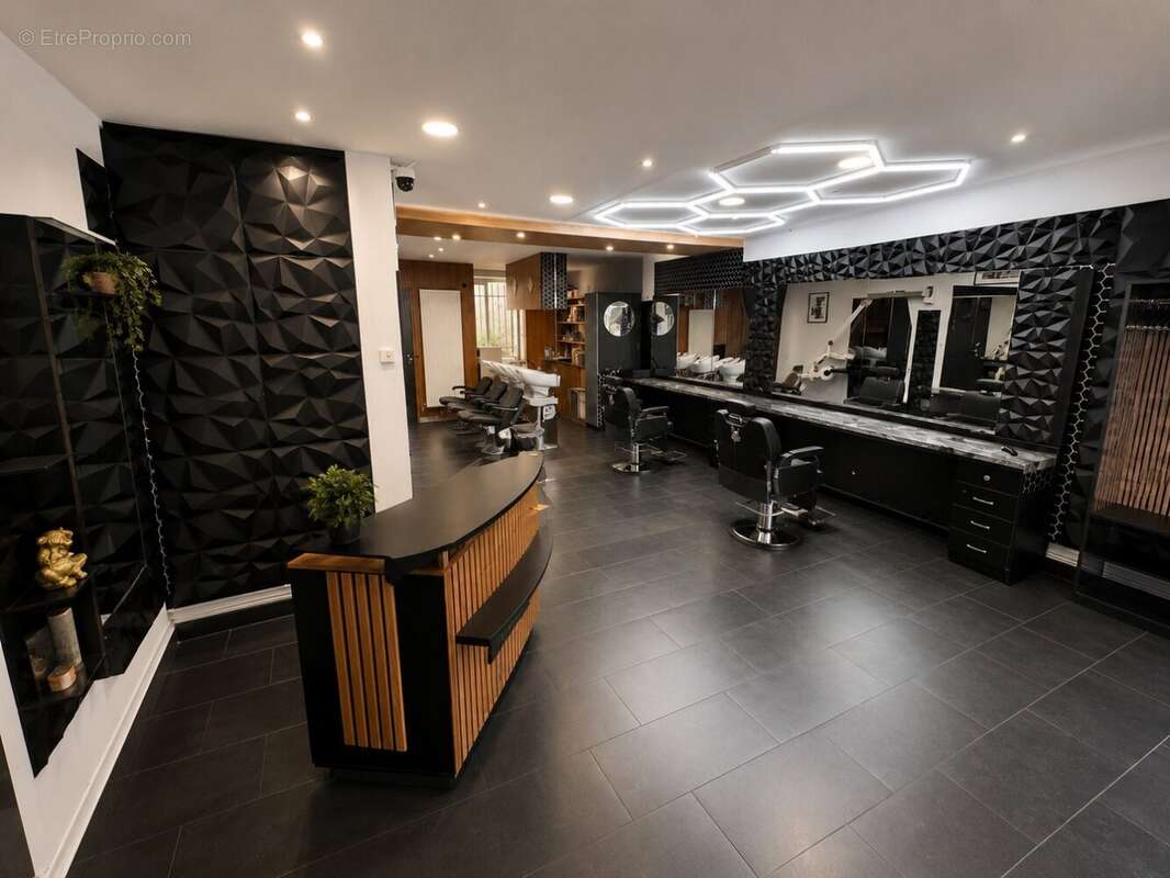 Fonds de commerce  Salon de coiffure clé en main  Hyper centre de Guebwiller - photo 4