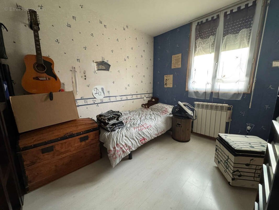 Maison à ONET-LE-CHATEAU