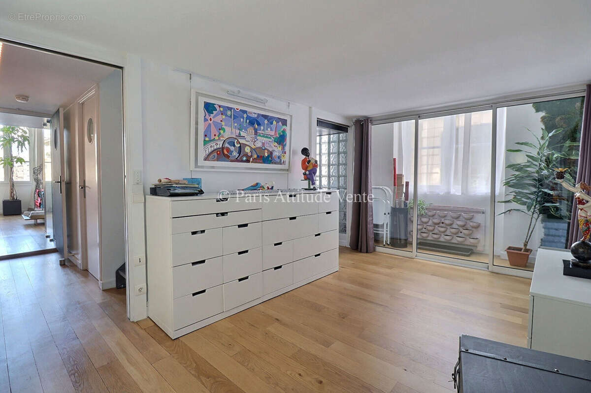 Appartement à PARIS-2E