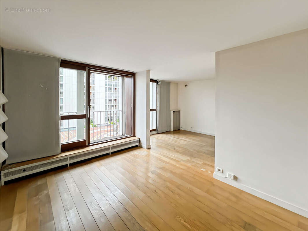 Appartement à PARIS-15E