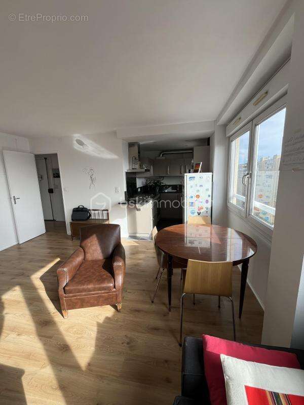 CALUIRE-ET-CUIRE – Appartement traversant avec vue panoramique exceptionnelle ! - photo 2