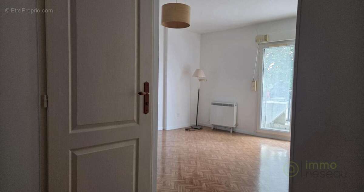Appartement à SAINT-REMY-LES-CHEVREUSE