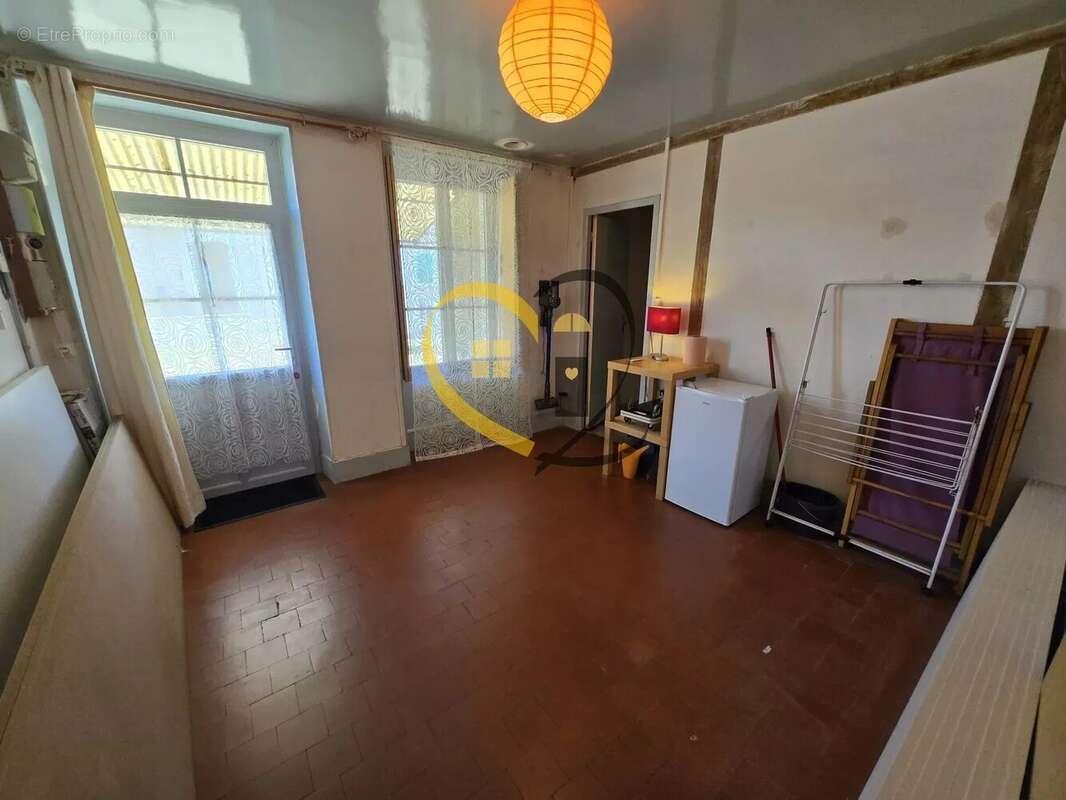 À vendre – Maison de village à Humbligny (18250) - photo 22