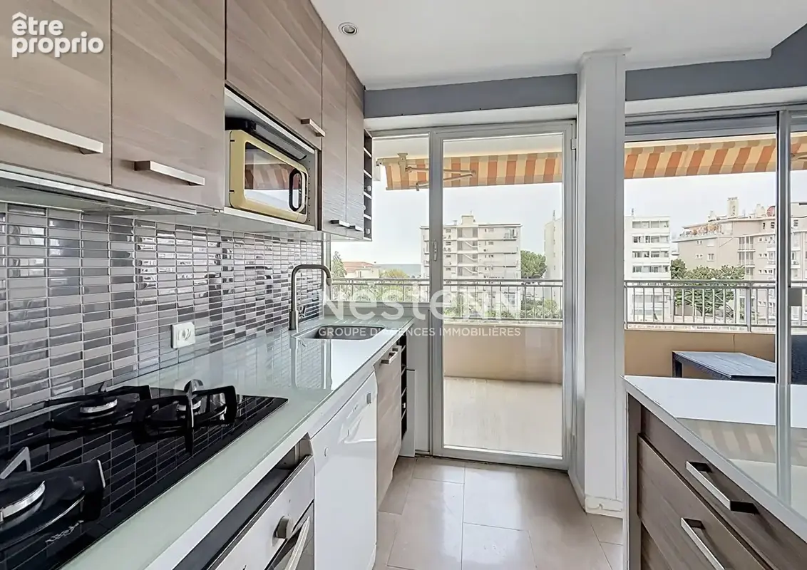Golfe-Juan - 2 Pièces - 44m² - Vue Mer - Rénové - photo 4