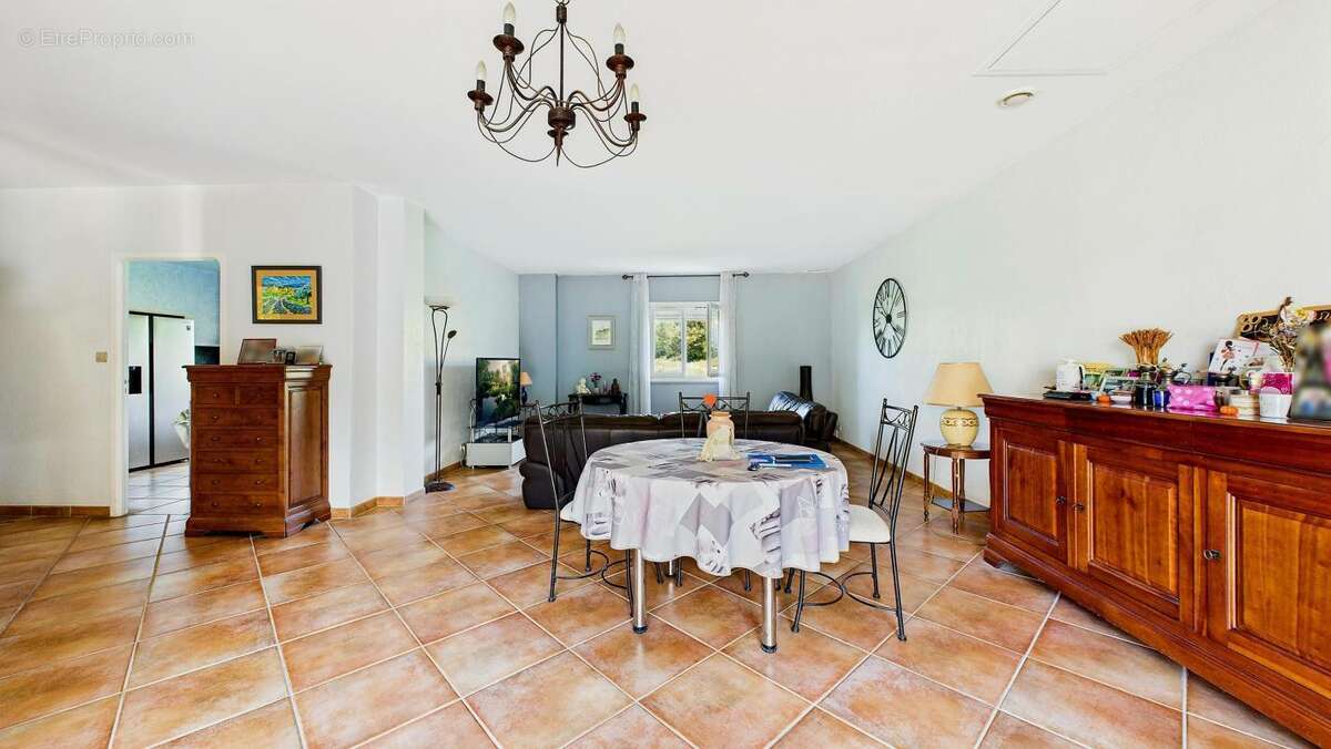 Maison à LIVRON-SUR-DROME