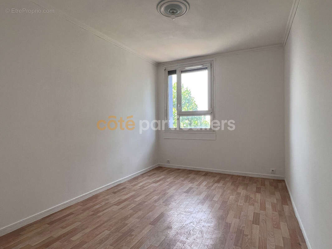Appartement familial en dernier étage à Saint Jean de la Ruelle - photo 9
